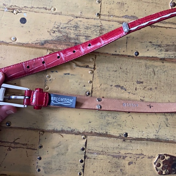BRIGHTON 100% LEATHER BELT RED CROCODILE TEXT VINTAGE SILVER BOHO WESTERN BELT M